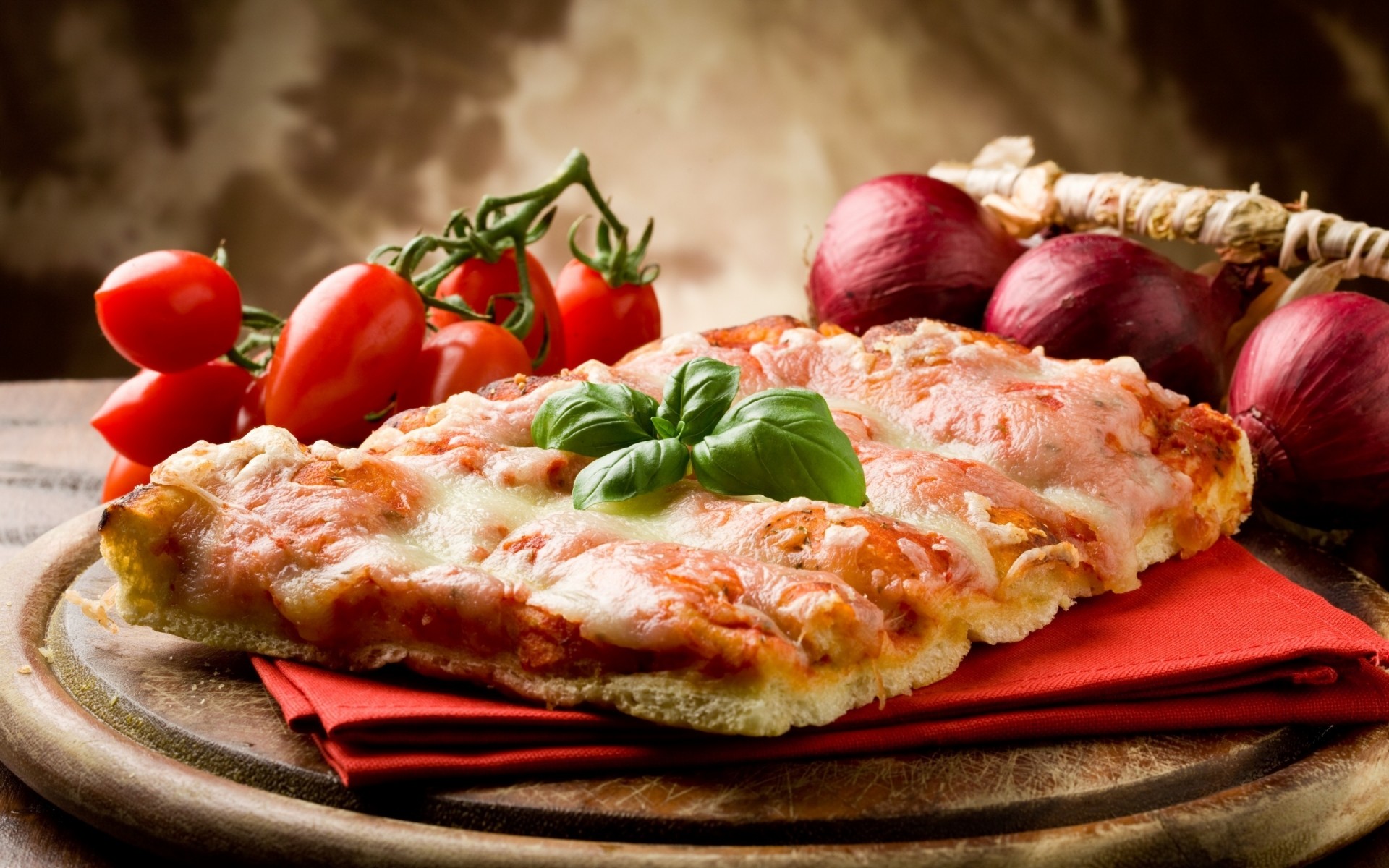 еда помидор ужин мясо вкусные обед питание овощ плиты срез блюдо сыр приготовление лук свинина пицца помидоры итальянской кухни