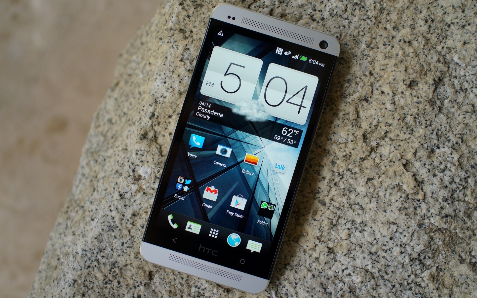 телефон технология htc один смартфон телефон